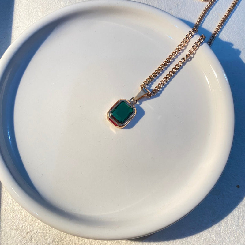 Vintage 14K Gold Pierced Carved Jade Pendant Necklace – Boylerpf